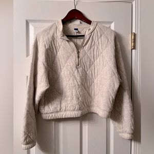 Athletic sweater with zipper